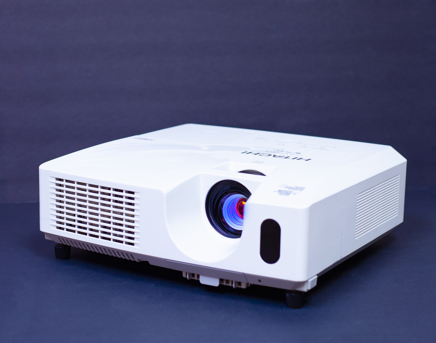 HITACHI CP-X2011N Projector USED