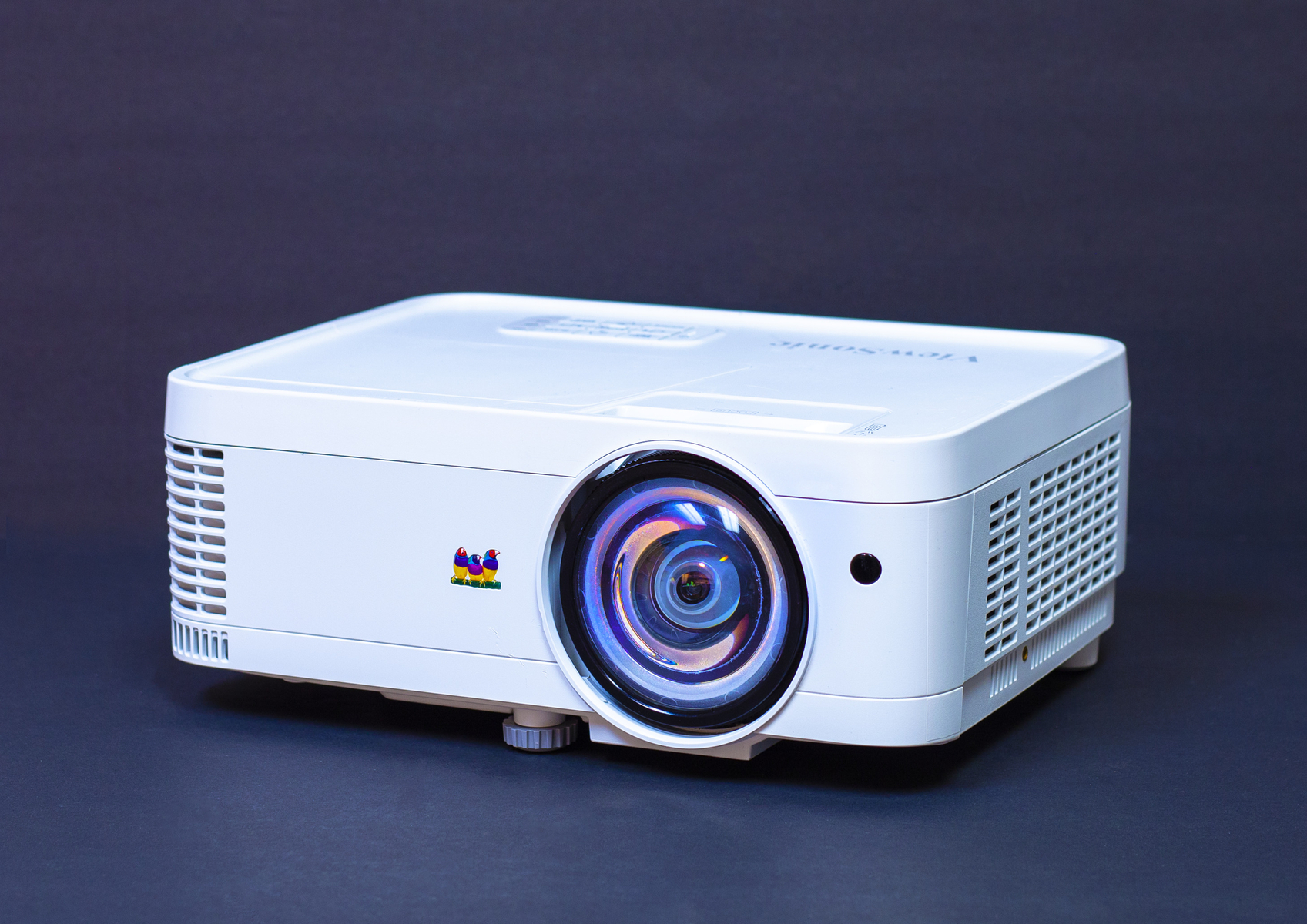 REFURBISHED Projector Short-Throw 3500 LUMENS HDMI 1080p/60 HD ViewSonic Golf - Picture 2 of 6